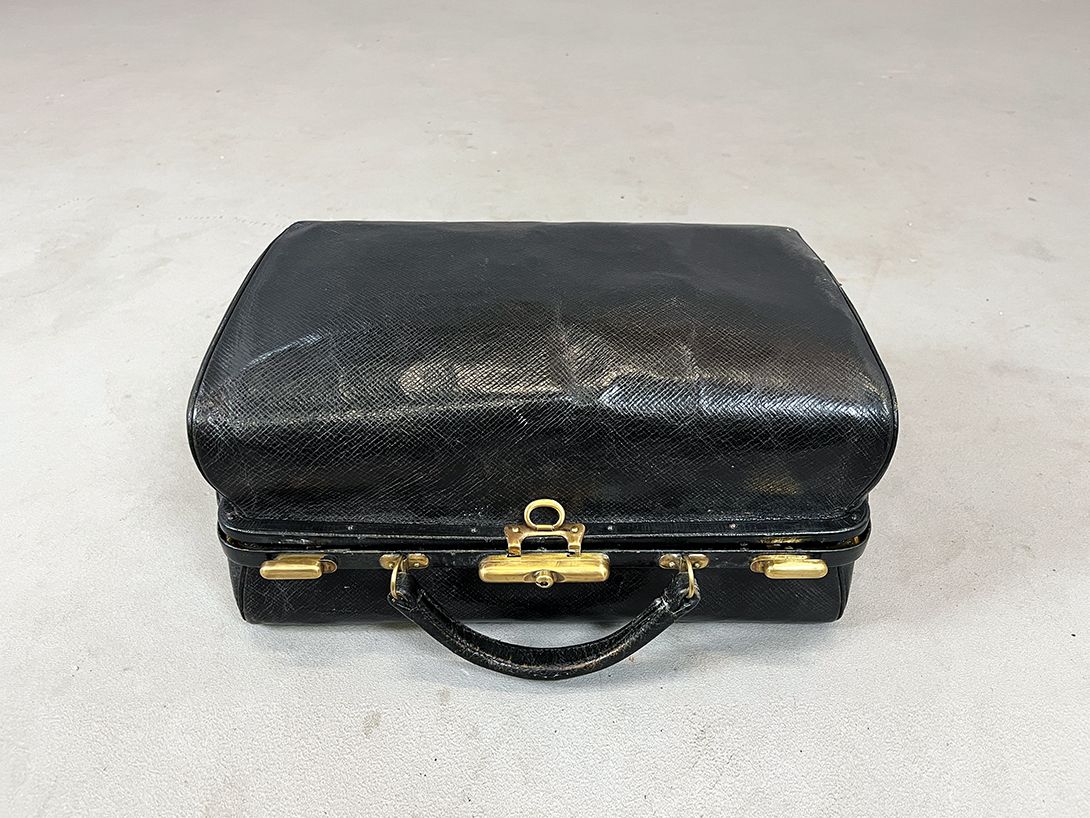 Foto Black Leather Cosmetic Bag for Men Including Utensils