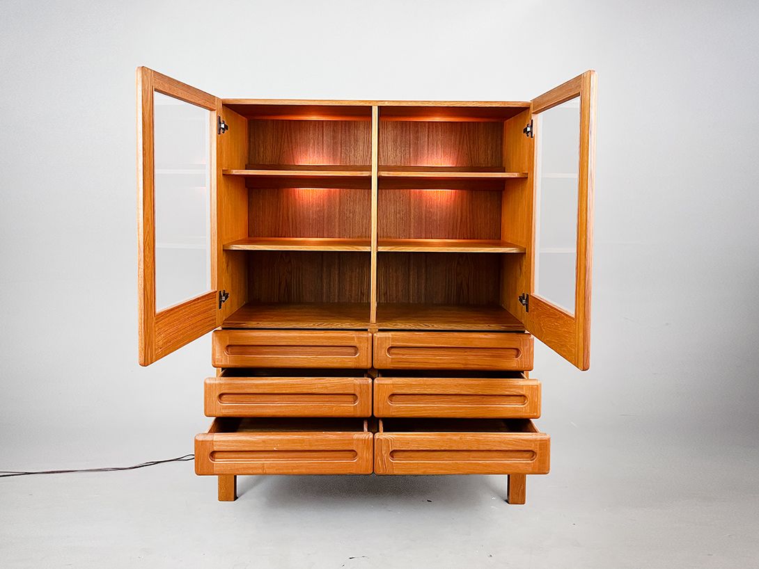 Foto Danish illuminated Cabinet 1982 h150x120x50