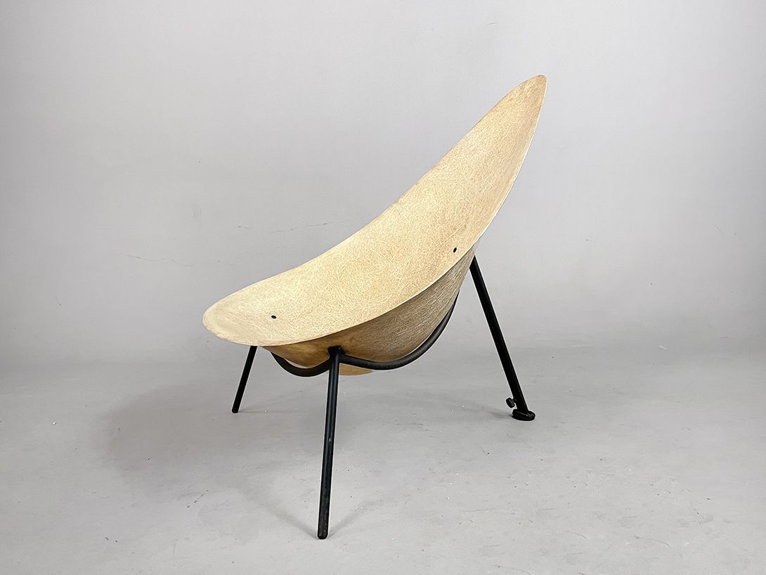 Foto French Fiberglass Lounge Chair by Ed Merat 1950s
