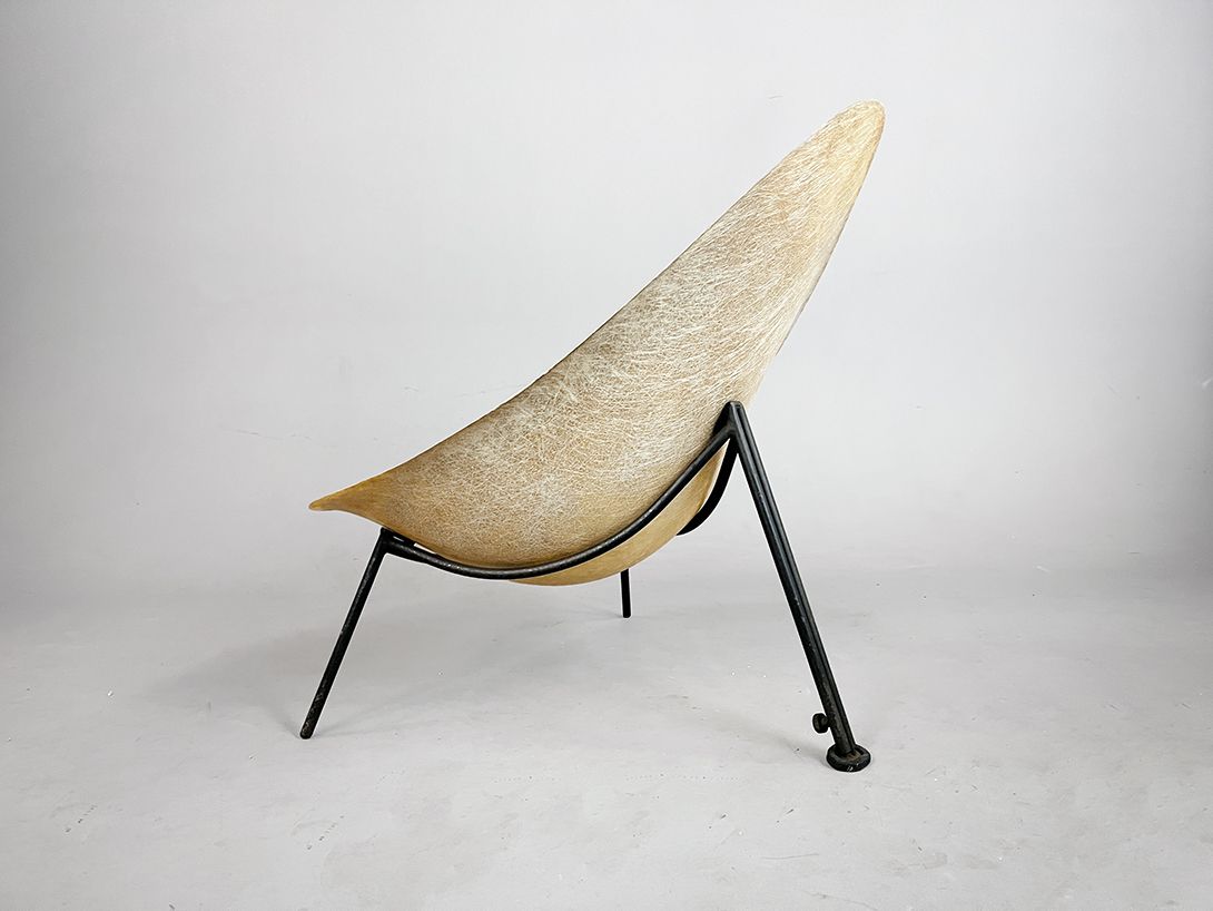 Foto French Fiberglass Lounge Chair by Ed Merat 1950s