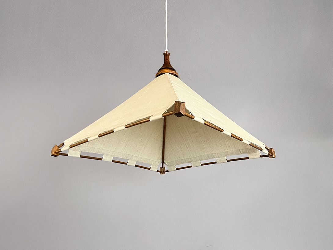Foto Textile Trapezoid Lamp with Teak Frame h45x55