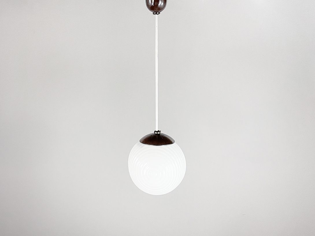 Foto Czechoslovak Opal Glass Ceiling Lamp with Brown Bakelite Top 1960s h73