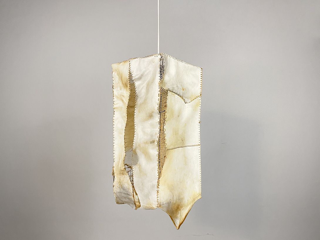 Foto Unique Pendant Lamp with Skin Shade h60