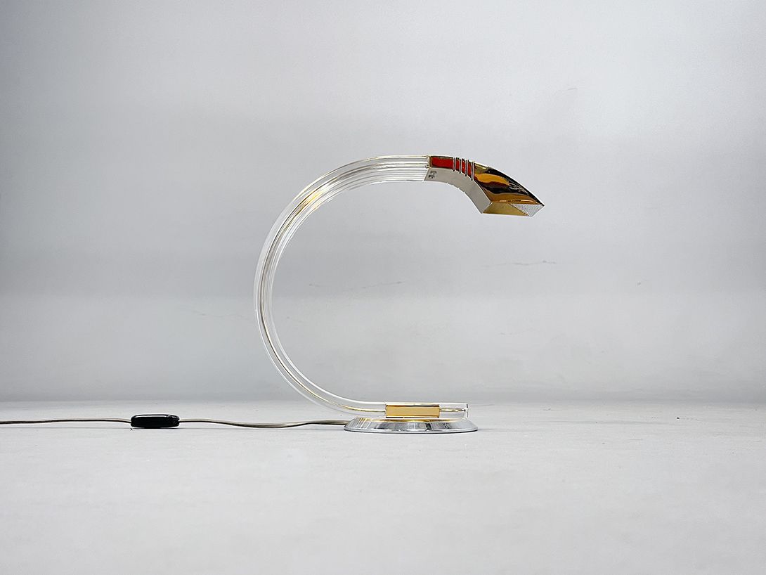 Foto Arched Plexiglass Ladies Desk Lamp with Golden Detail h33