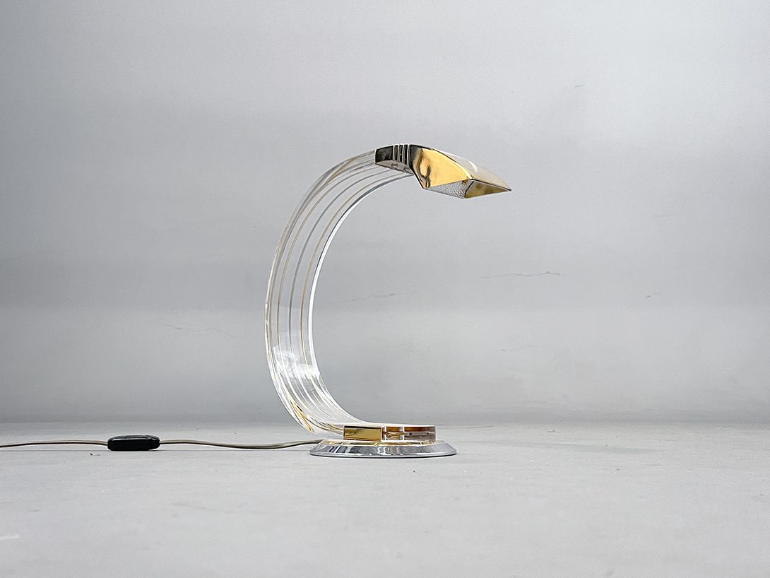 Foto Arched Plexiglass Ladies Desk Lamp with Golden Detail h33