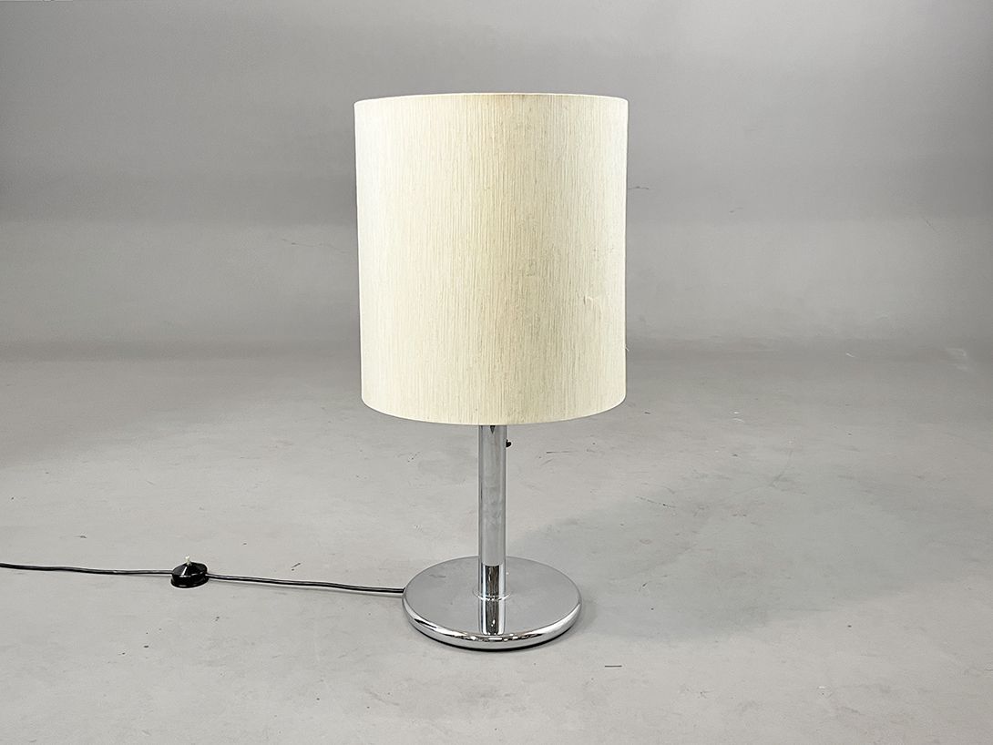 Foto Beige Table Lamp on Chrome Stand h82 BH1