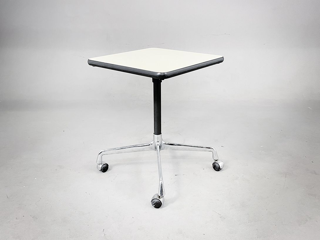 Foto White Rollable Side Table by Eames for Herman Miller / Vitra 1960s 65x51x51