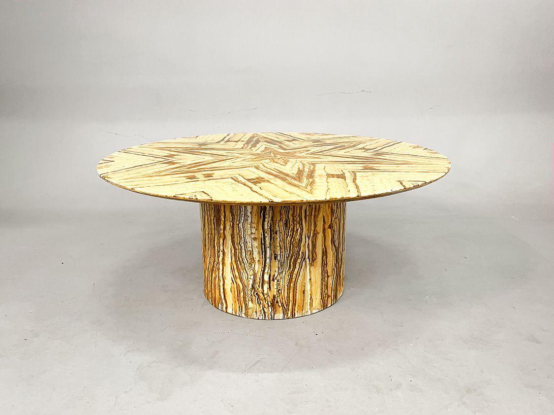 Foto Massive Marble Table with Star Shape h48x110