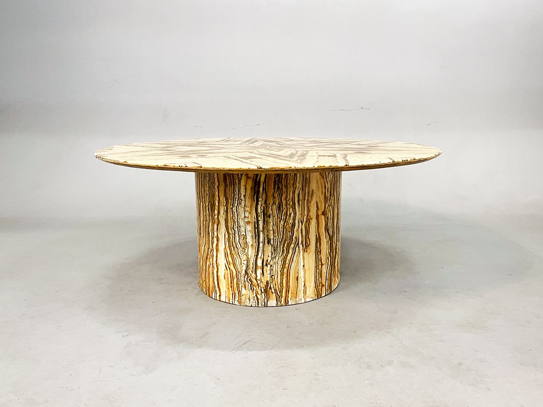Foto Massive Marble Table with Star Shape h48x110