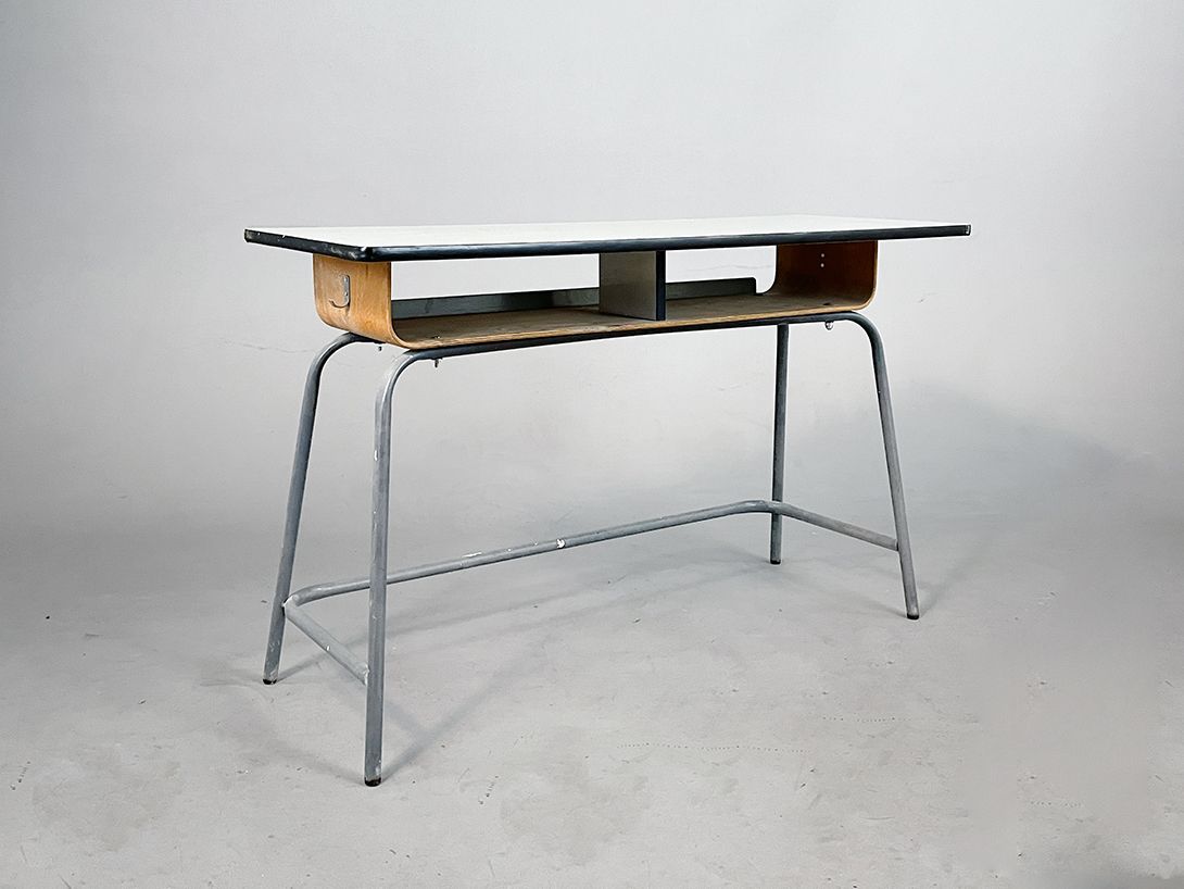 Foto School Desk with Black Rim h75x120x45