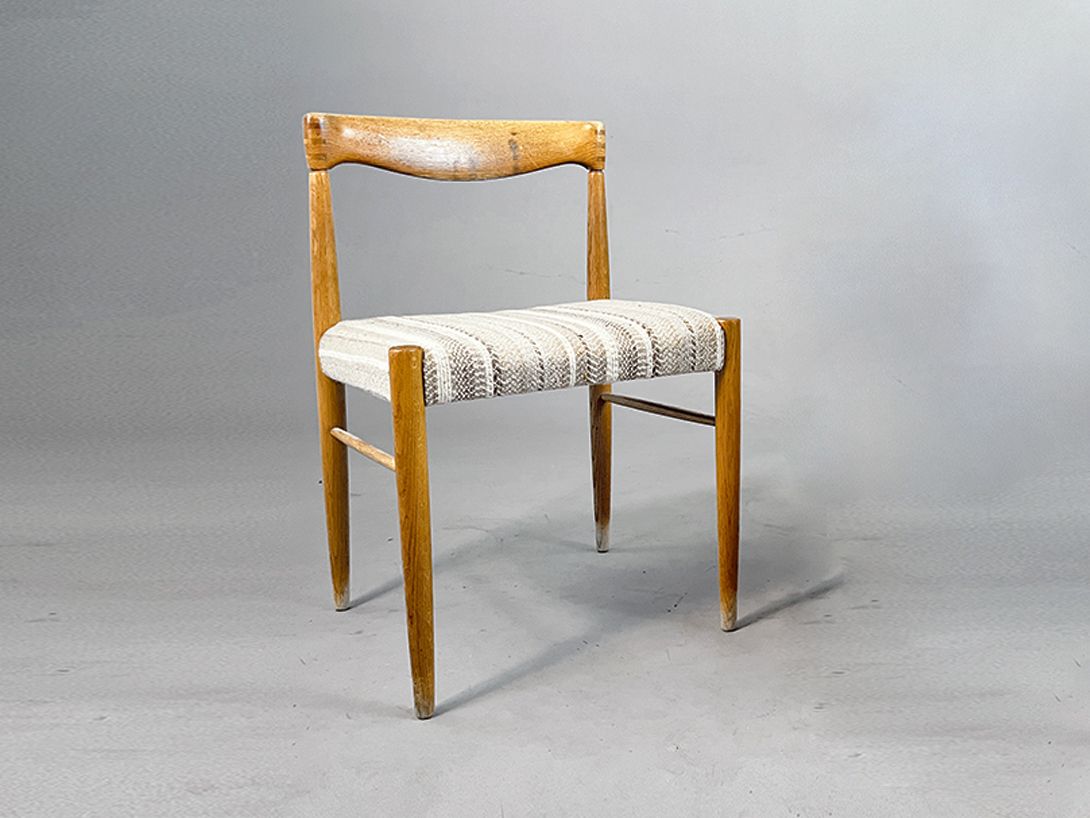 Foto Teak Chair with Striped Beige Seat Denmark h75