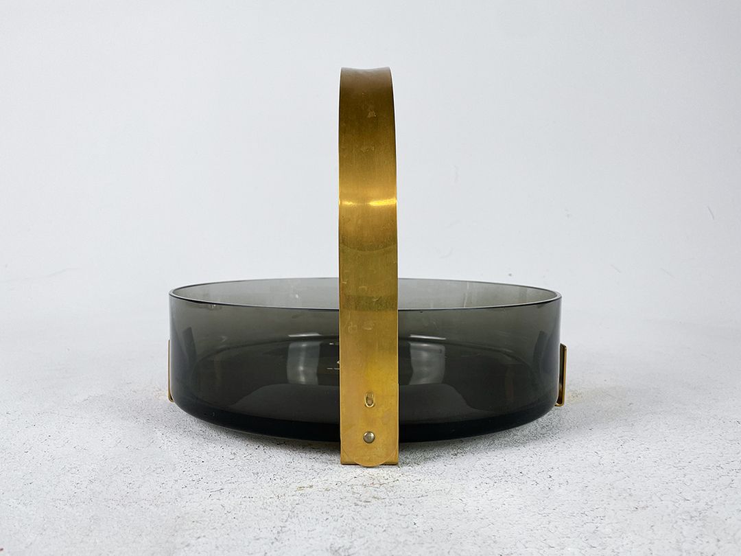 Foto Brass Jar with Smoked Glass Base h22