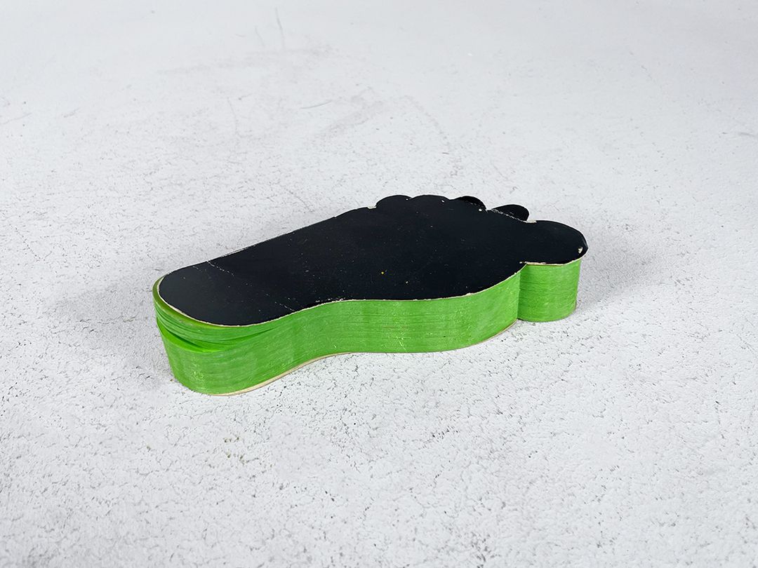 Foto Notepad in Form of a Footprint &#8220;Fußnoten&#8221;