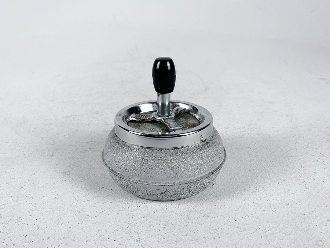 Foto Graphite Looking Spinning Ashtray with Cover h12