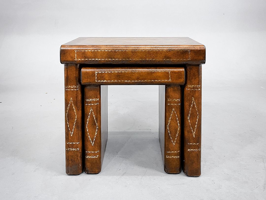 Foto Nesting Table in the Style of Books h54