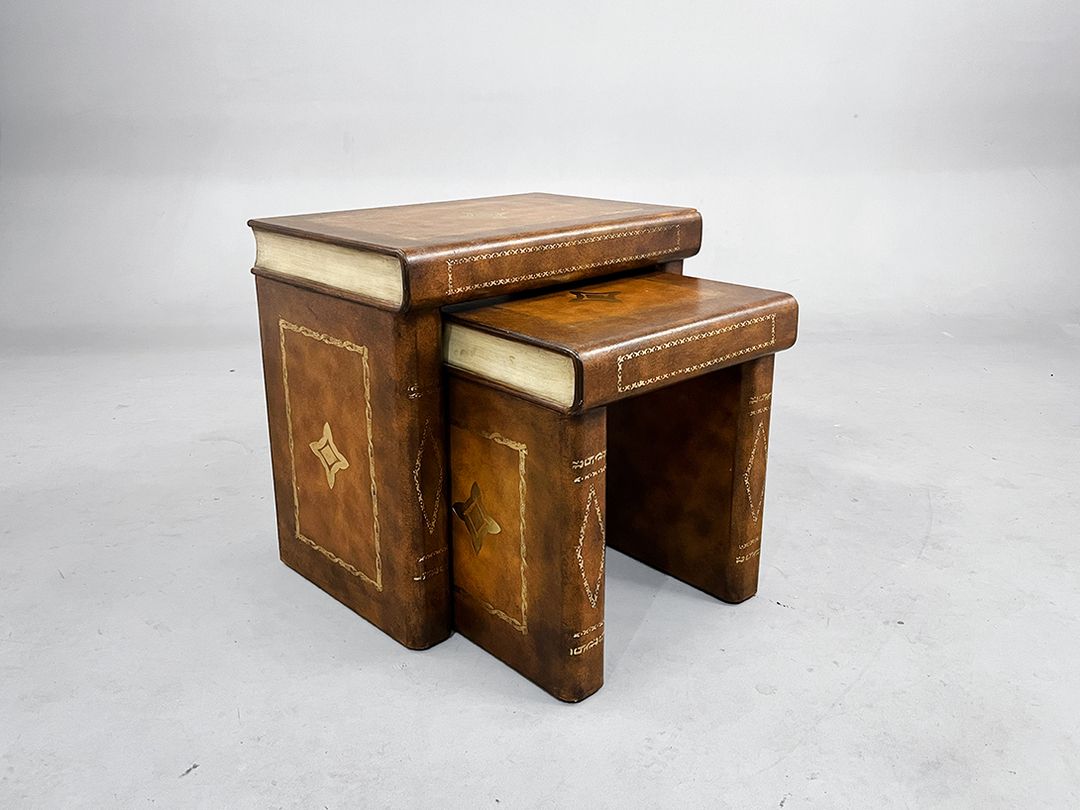 Foto Nesting Table in the Style of Books h54