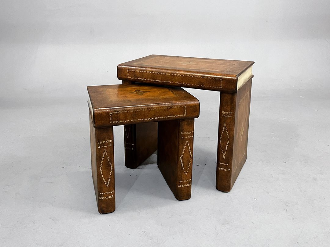 Foto Nesting Table in the Style of Books h54