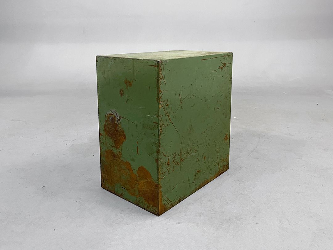 Foto Green Rusty Metal Locker h45x27x41