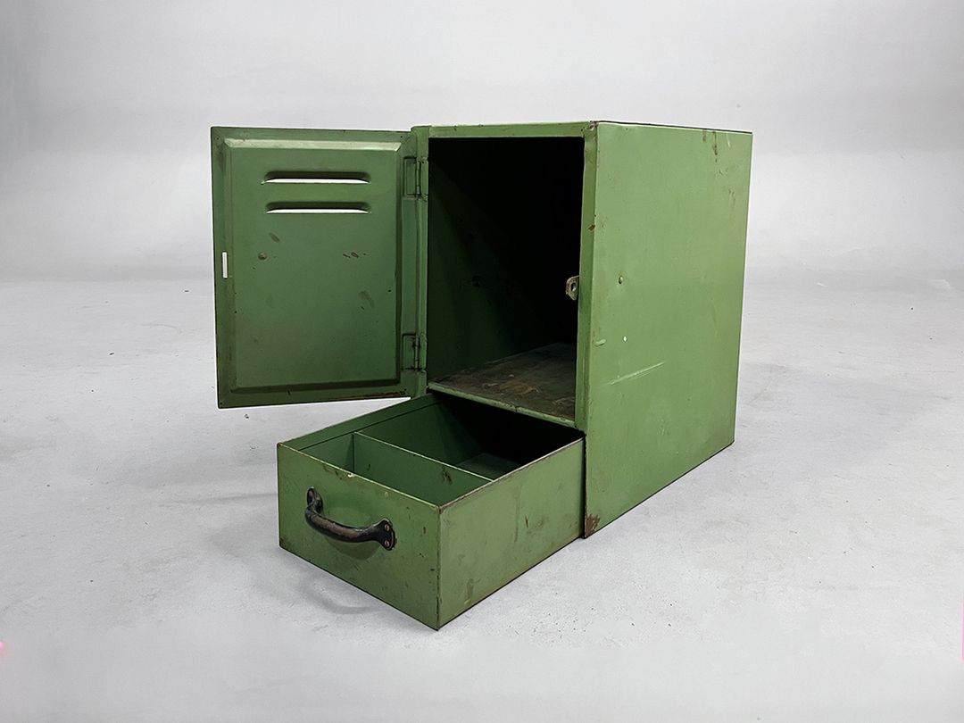 Foto Green Metal Locker h45x27x41