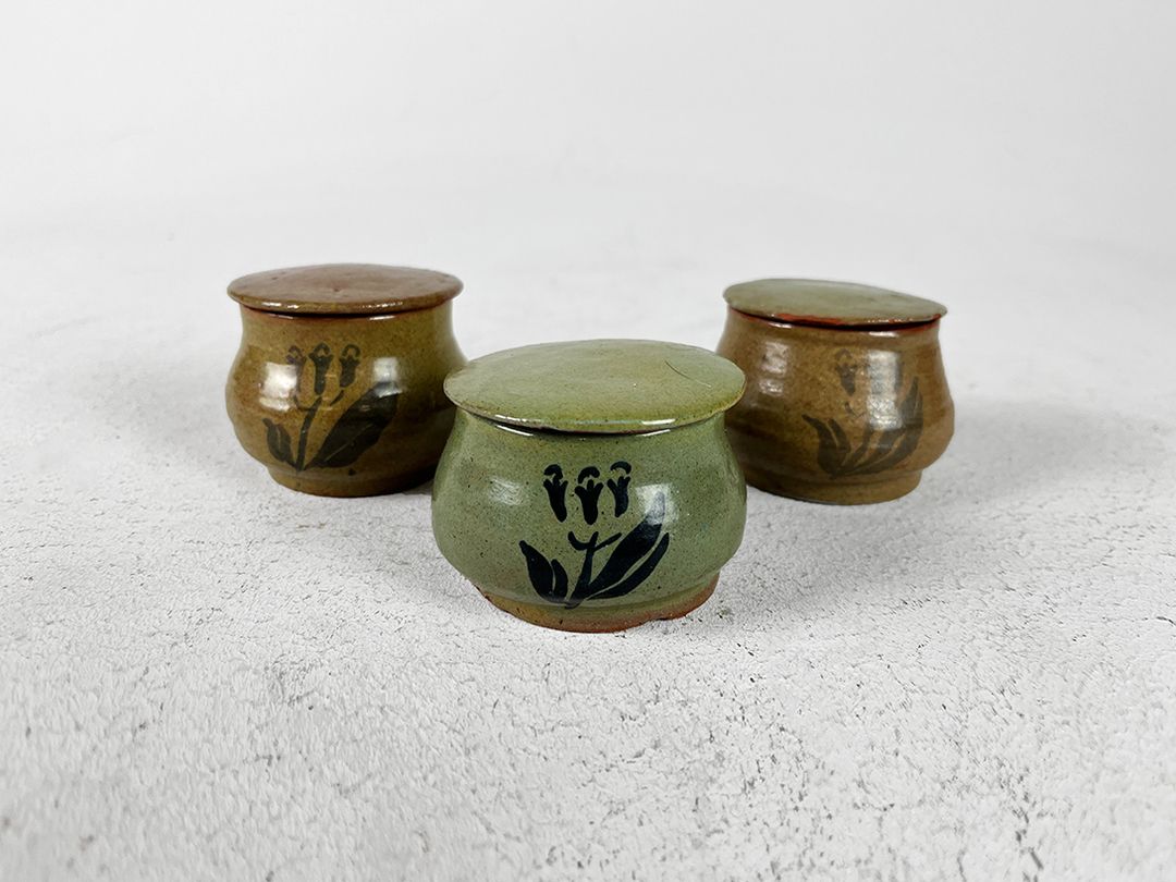 Foto Pottery Cups for Sauces and Spices h5x7