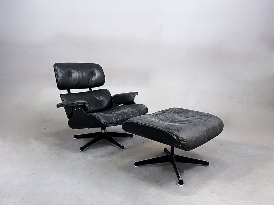 Foto Eames Lounge Ottoman in Rough Style