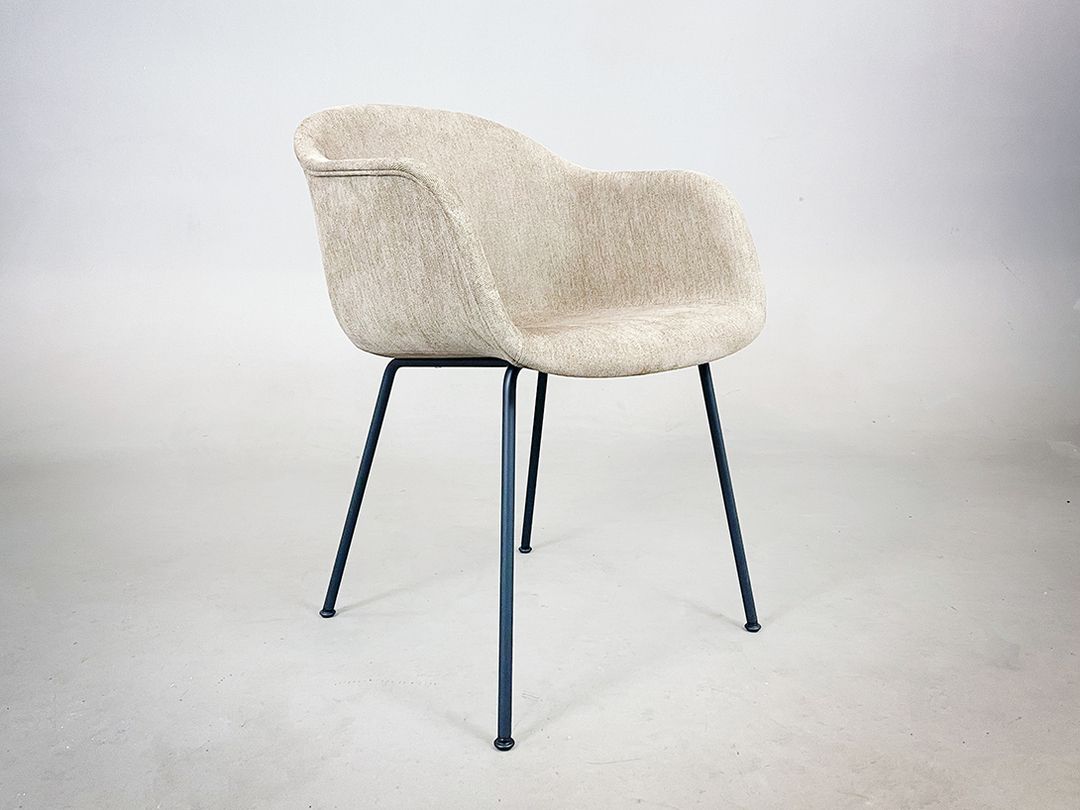 Foto Light Grey Womb Style Chair