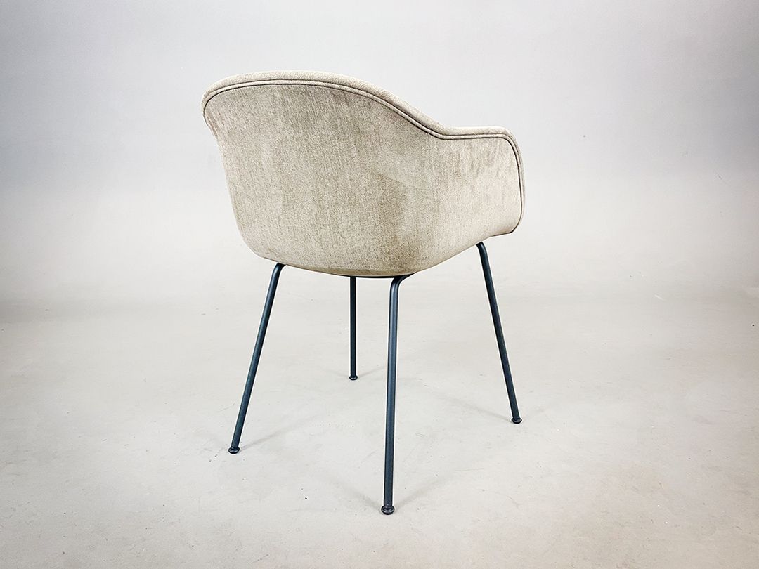 Foto Light Grey Womb Style Chair