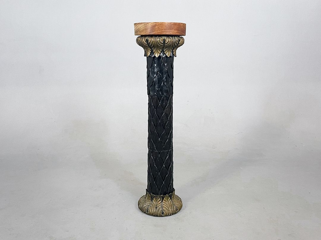 Foto Black and Gold Column with Wooden Top h80