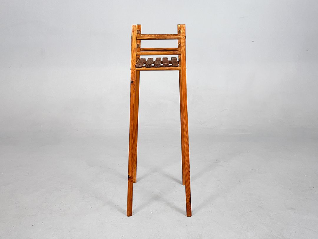 Foto Charming Wooden Flower Stool h78