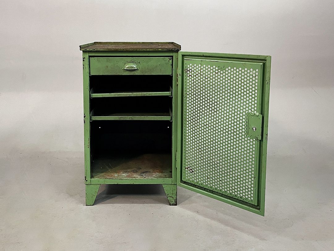 Foto Industrial Tool Cabinet With Drawers h86