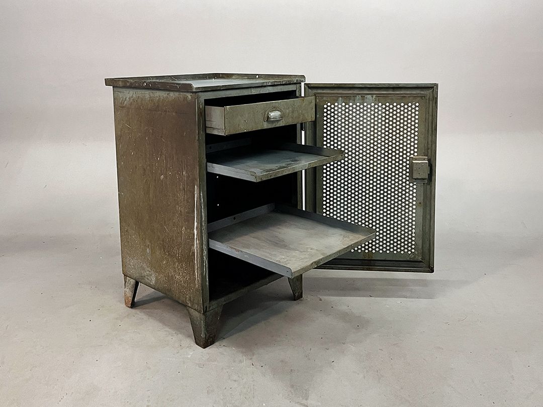 Foto Shabby Weathered Dark Green Industrial Locker h85