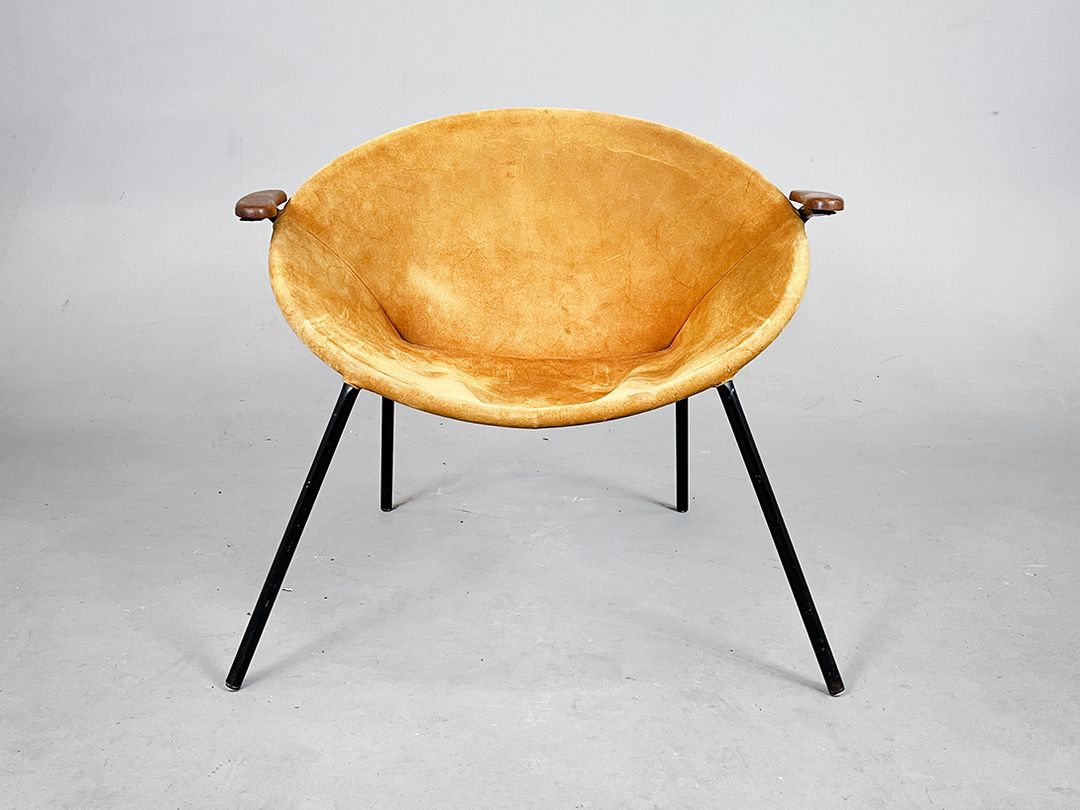 Foto Mid-Century Circle Balloon Armchair
