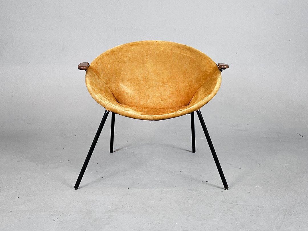 Foto Mid-Century Circle Balloon Armchair
