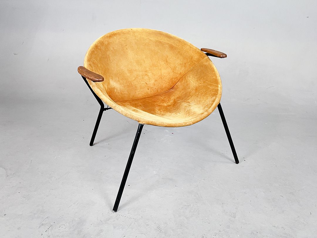 Foto Mid-Century Circle Balloon Armchair