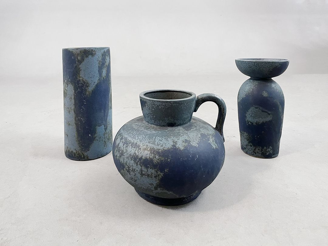 Foto Set Of Blue Ceramic Vases With Unusual Finish h20-29