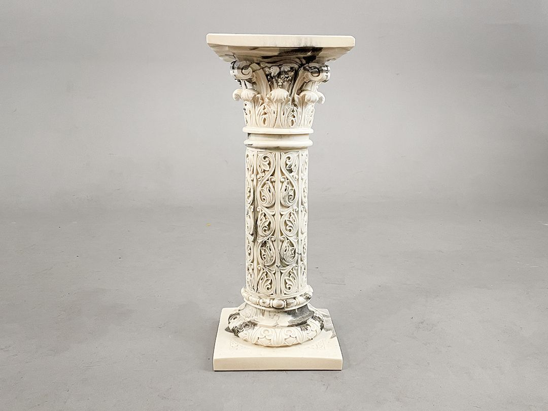 Foto Imposing Ancient Marble Column Italy h59