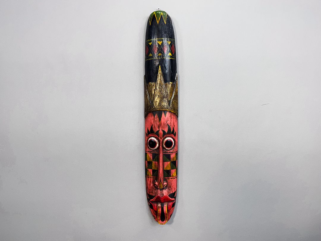 Foto Tall Psychedelic Balinese Ceremony Mask h100