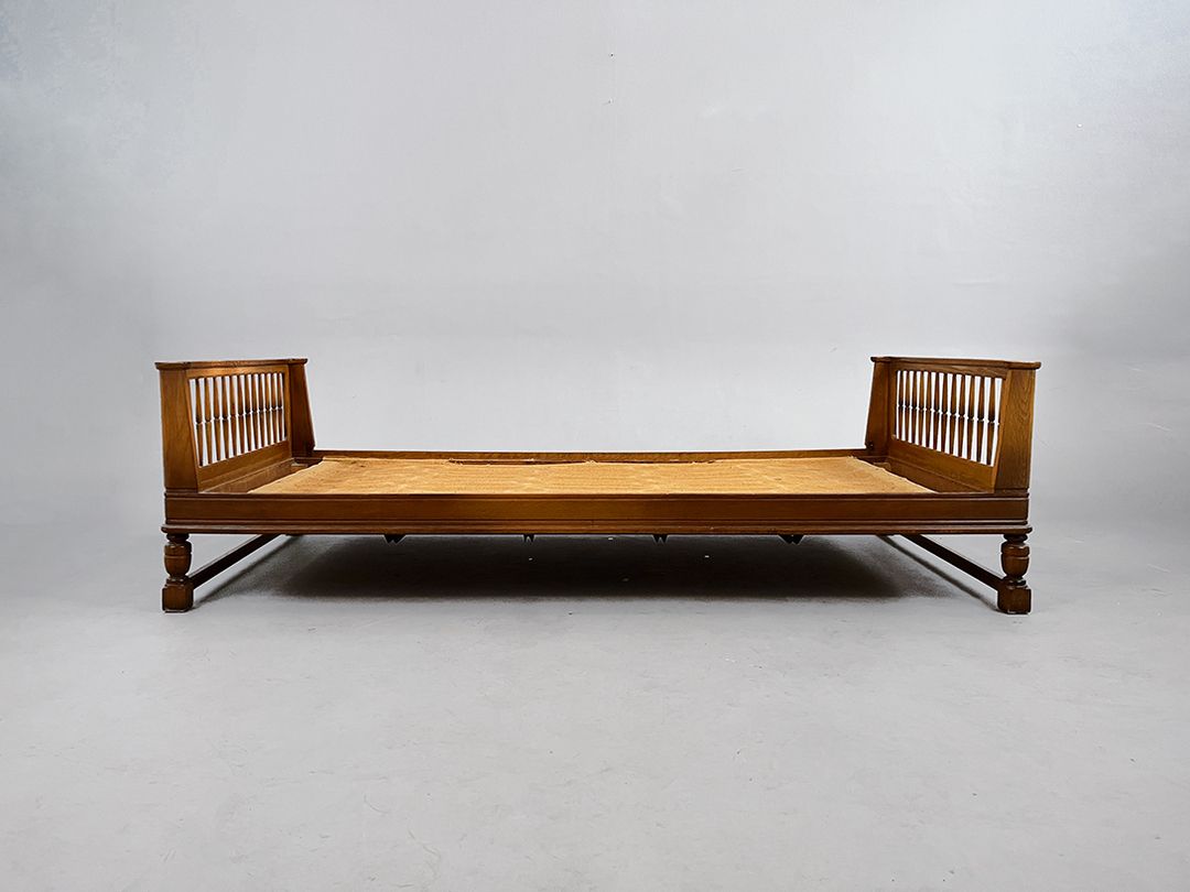 Foto Traditional Style Wooden Queensize Single Bed L205