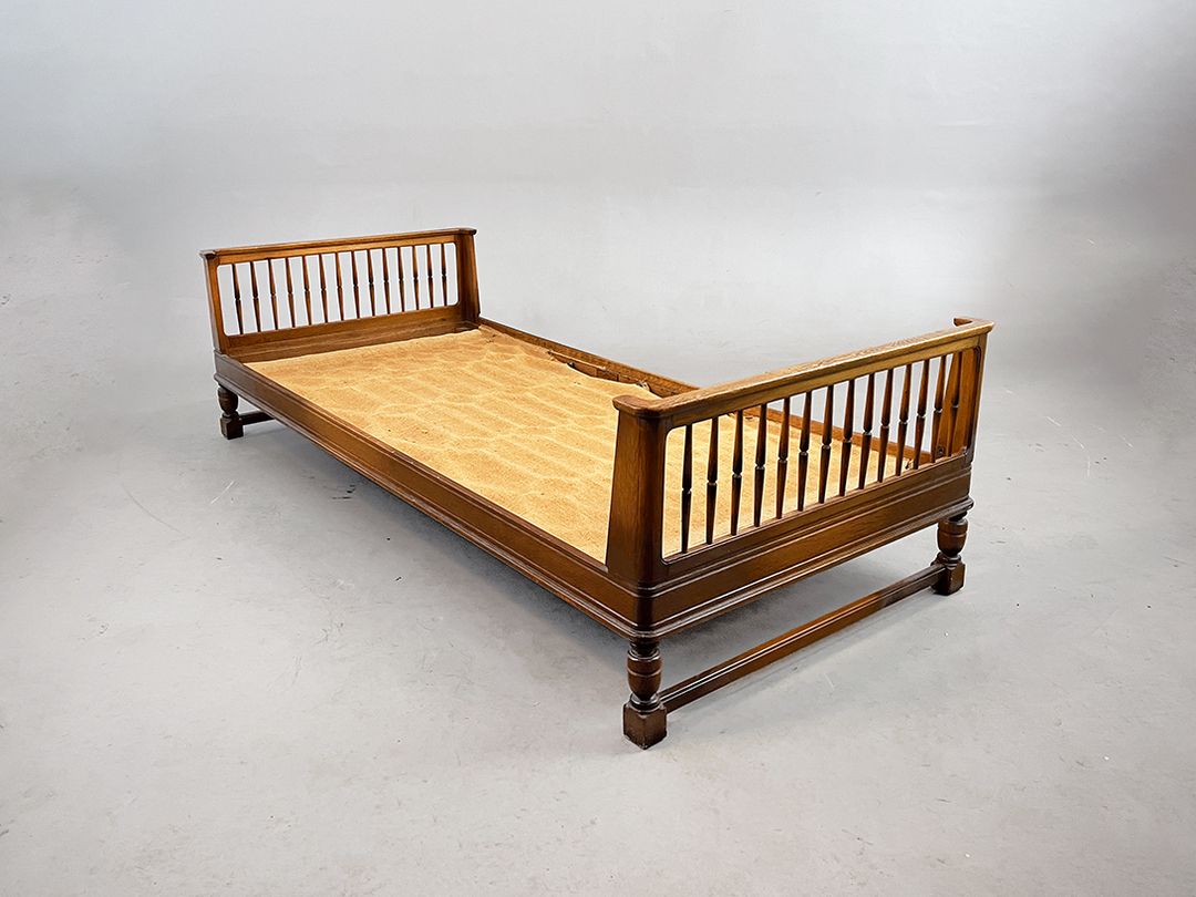 Foto Traditional Style Wooden Queensize Single Bed L205
