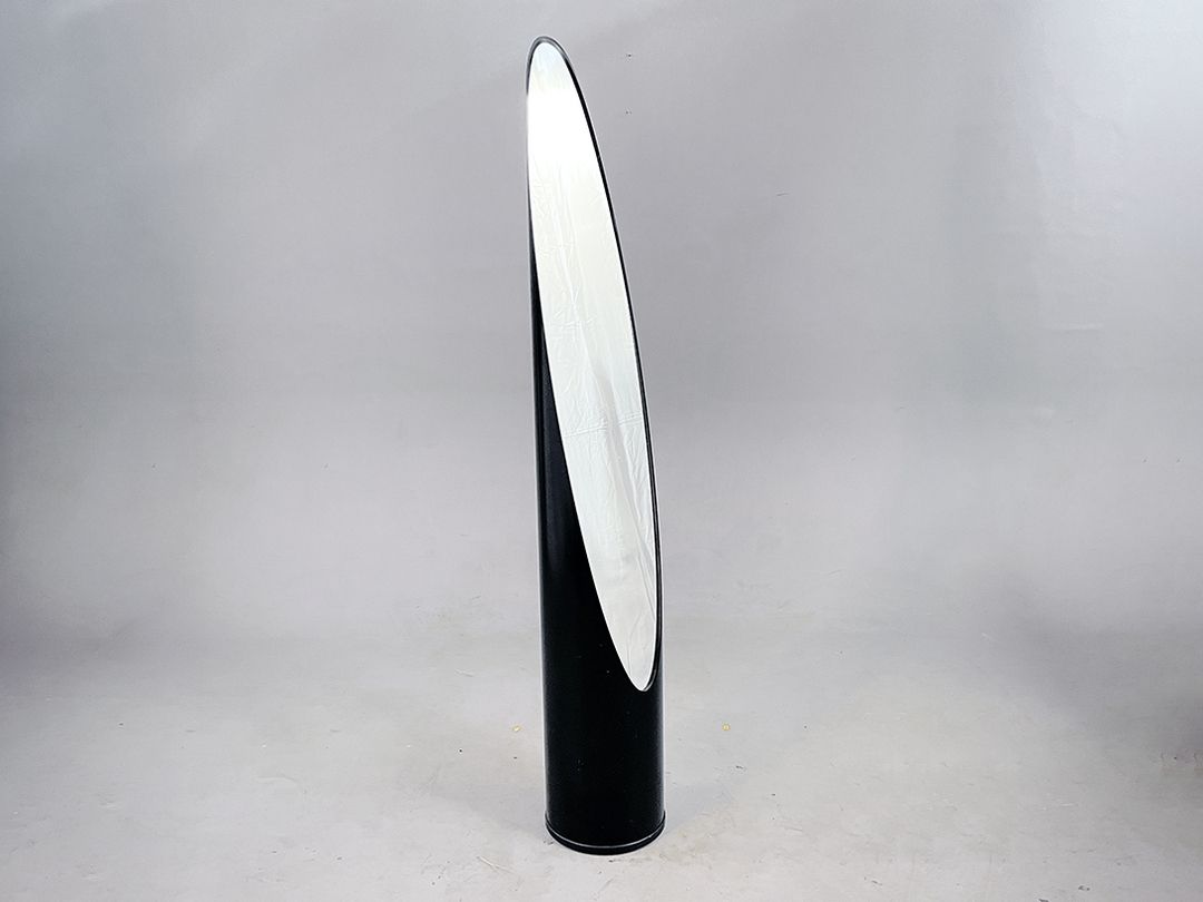 Foto Iconic Black Lipstick Mirror 1970
