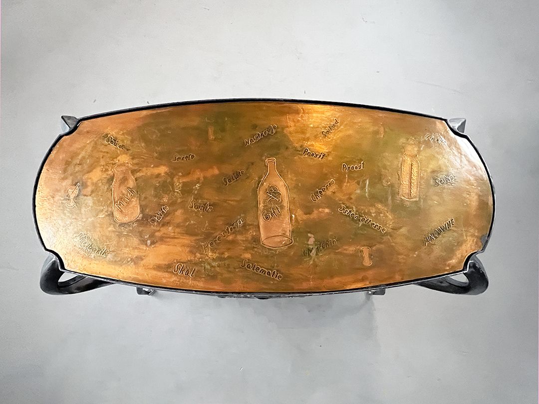 Foto Brassy Selfmade German Home Bar with Various Synonyms for &#8220;Cheers!&#8221;