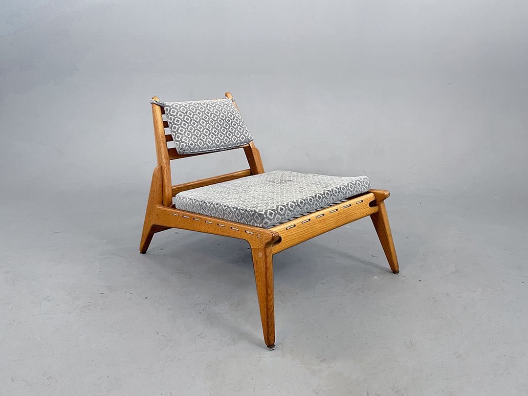 Foto Sculptural Hunting Armchair Hellerau with Grey Diamond Pattern