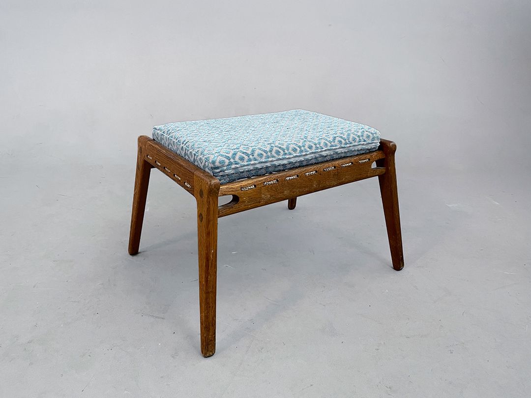 Foto Hunting Ottoman Midcentury Werkstätten Hellerau with Seablue Diamond Pattern