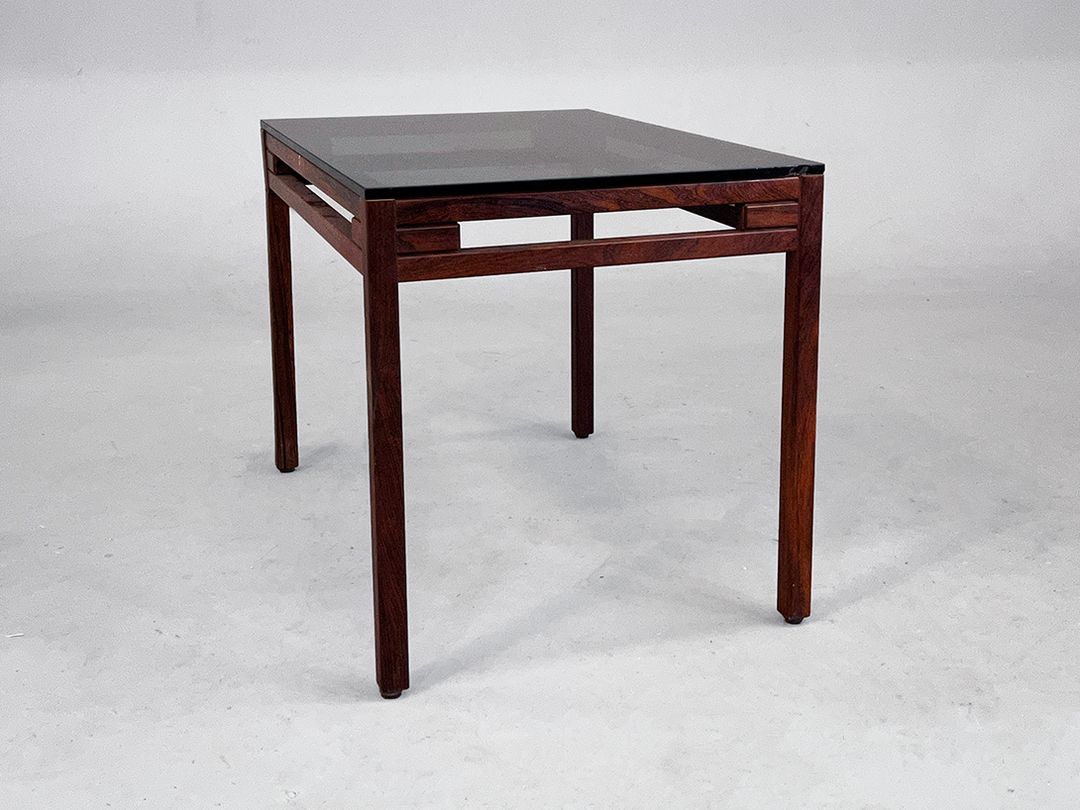 Foto Swedish Rosewood Coffee Table with Smokey Glass Top, 1960s