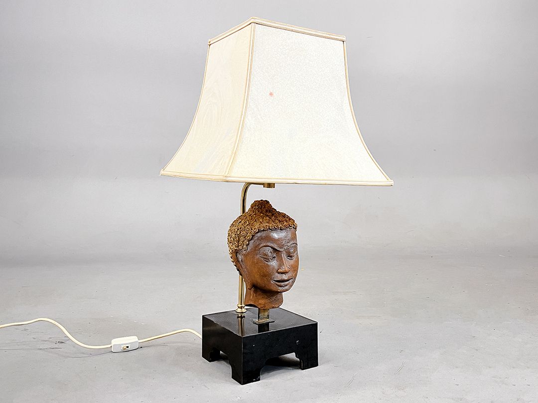 Foto Beautiful Wooden Carved Buddha Table Lamp h70
