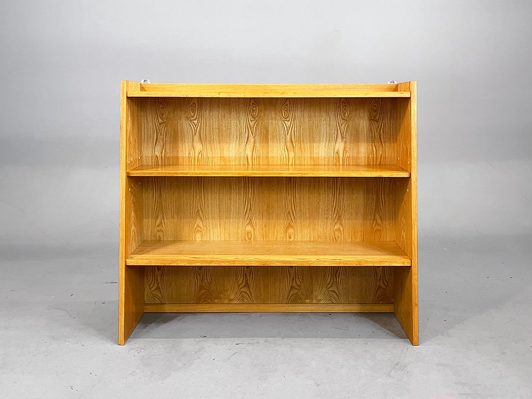 Foto Wooden GDR Hellerau Standing Bookshelf, 1960s