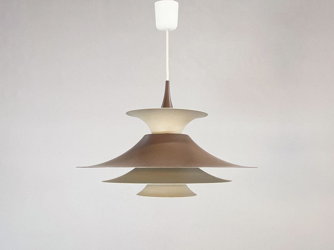 Foto Pendant Lamp &#8220;Radius&#8221; by Erik Balslev for Fog &#038; Mørup, 1970s
