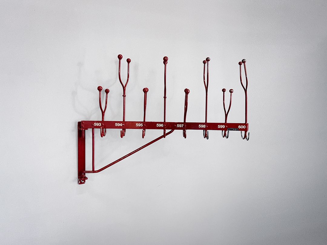 Foto Manoeuvrable Industrial Red Coat Rack