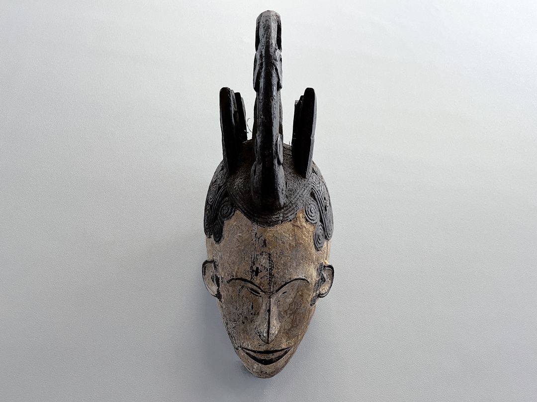 Foto Nigerian Igbo Wooden Carved Male Mask h53
