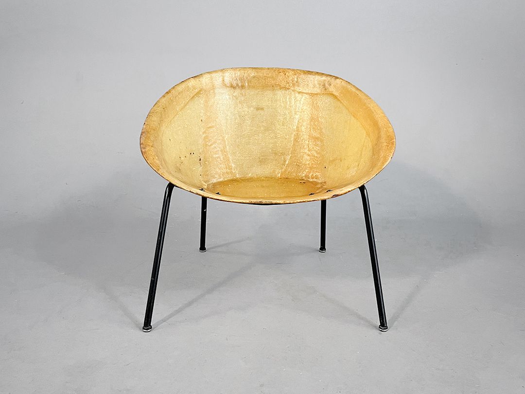 Foto Rare Prototype of the Iconic Pot Chair, October 1965